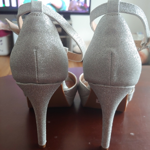 Torrid T-strap platform heels - Picture 5 of 6